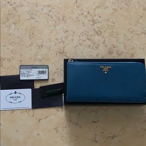 ✅NWT Authentic Prada Sardinia Metal Wallet